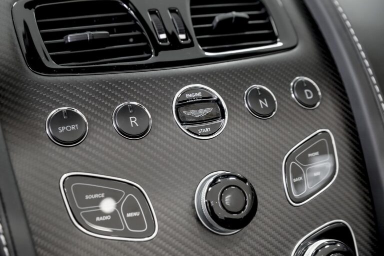 Aston Martin V8 Vantage N430 Roadster