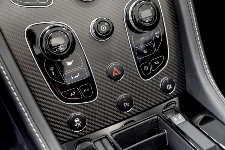 Aston Martin V8 Vantage N430 Roadster