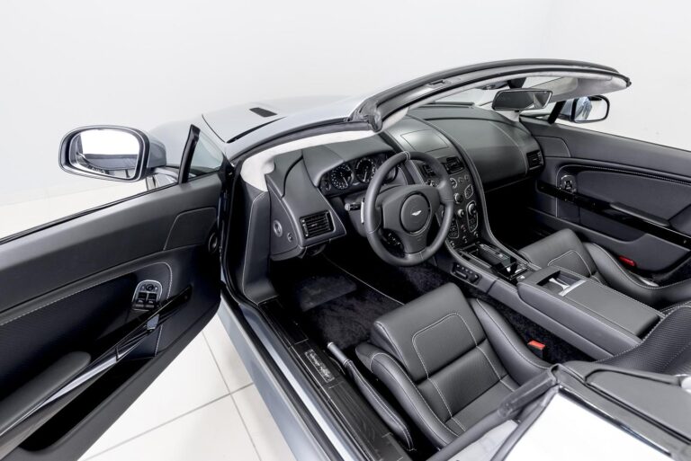 Aston Martin V8 Vantage N430 Roadster