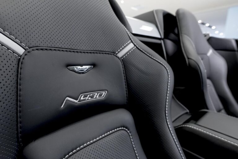 Aston Martin V8 Vantage N430 Roadster