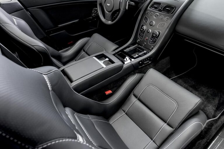 Aston Martin V8 Vantage N430 Roadster