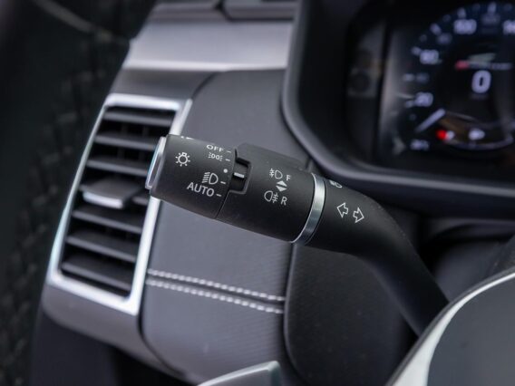 Land Rover Discovery 3.0 D250 R-Dynamic SE