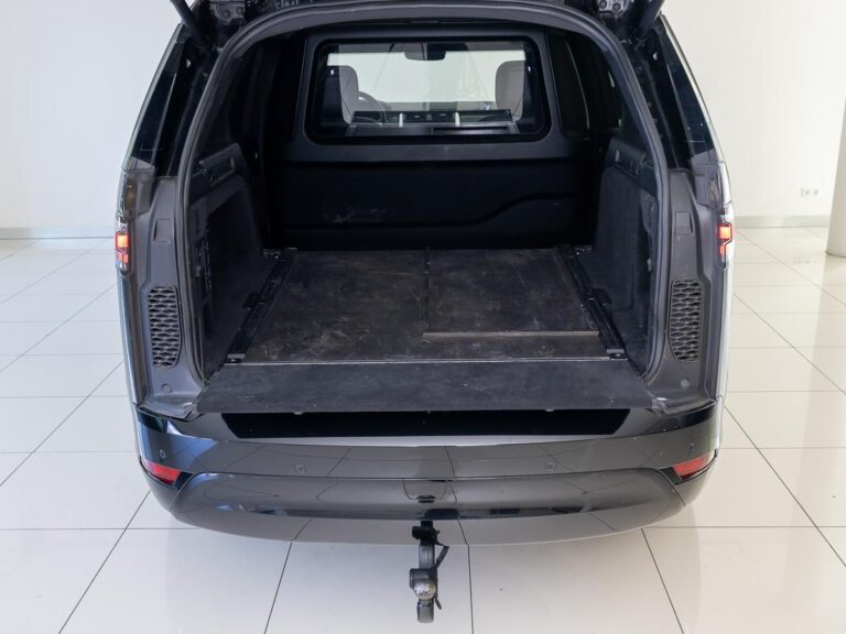 Land Rover Discovery 3.0 D250 R-Dynamic SE