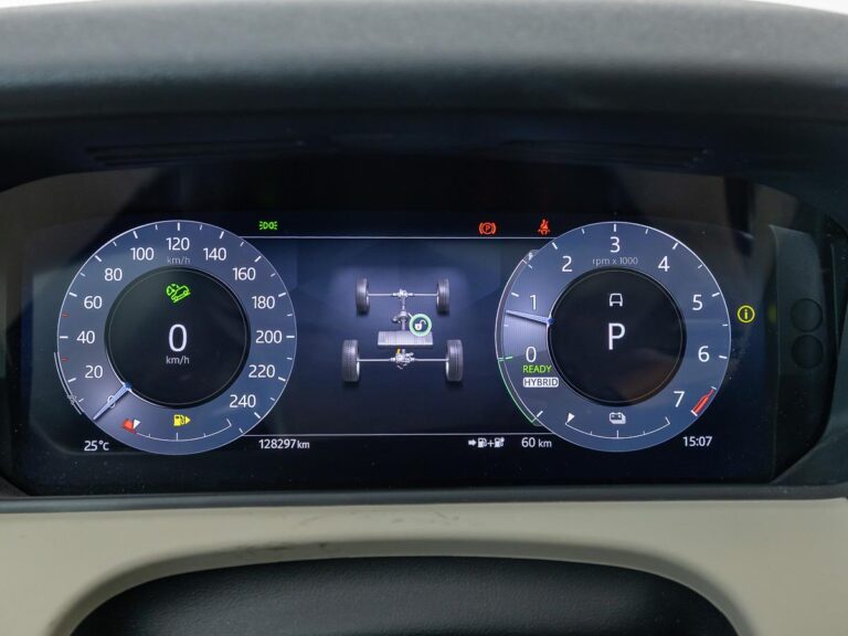 Land Rover Range Rover Velar 2.0 P400e R-Dynamic SE