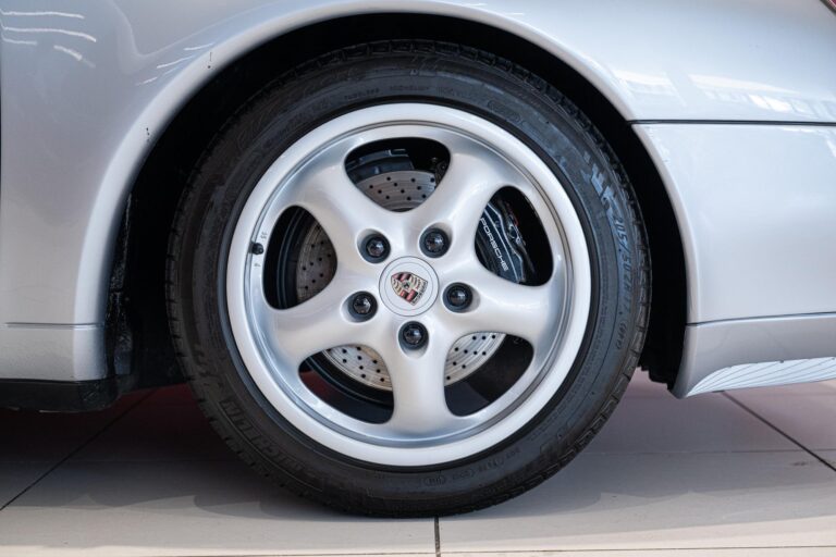 Porsche 911 Carrera