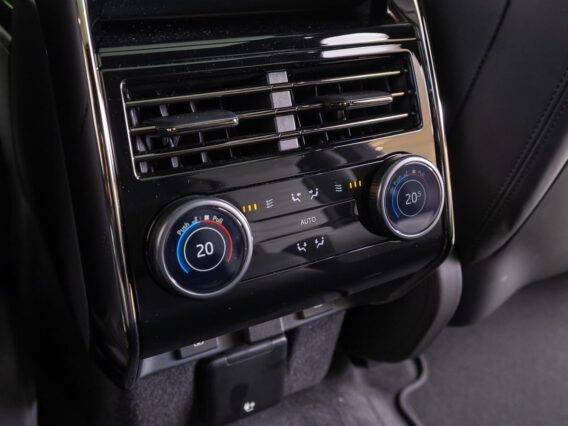 Land Rover Range Rover Sport 4.4 P635 SV Carbon