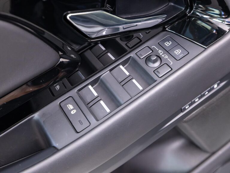 Land Rover Range Rover Evoque 1.5 P300e PHEV AWD Dynamic HSE