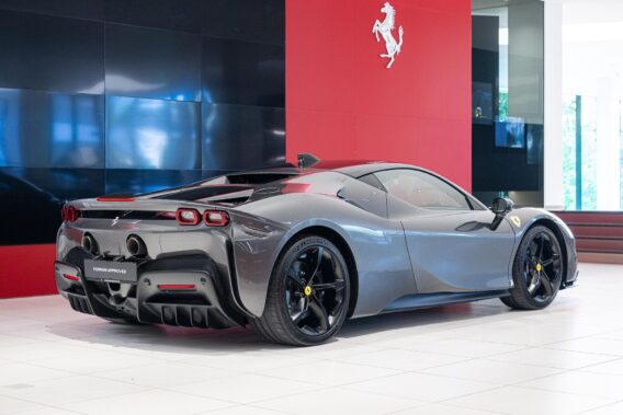 Ferrari SF90 Stradale