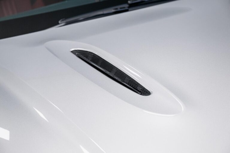 Aston Martin DBX 707