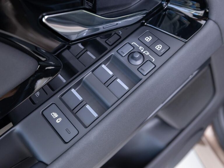 Land Rover Range Rover Evoque 1.5 P270e PHEV AWD Hoxton Edition