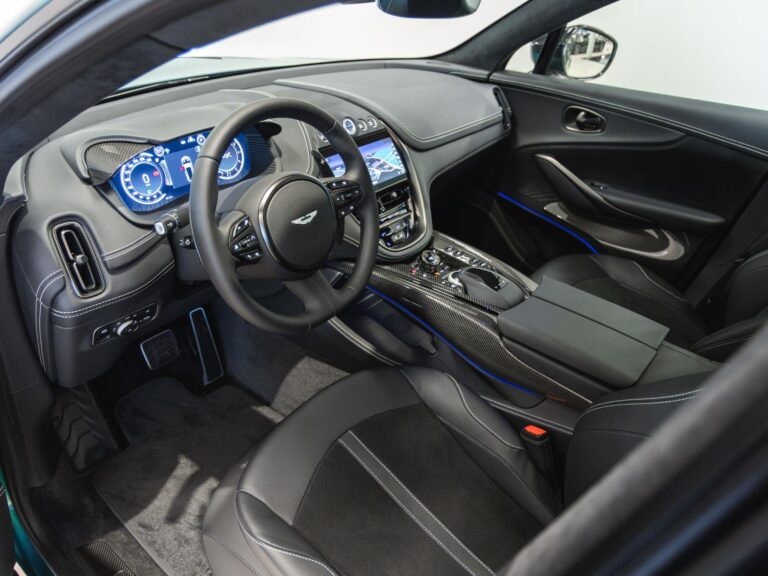 Aston Martin DBX DBX707