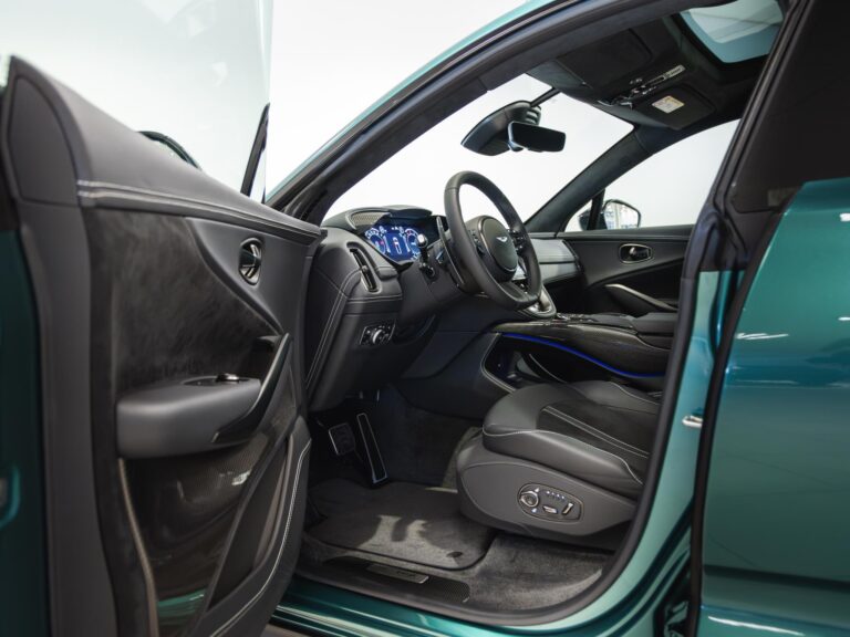 Aston Martin DBX DBX707