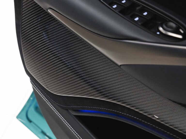 Aston Martin DBX DBX707