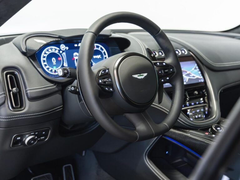 Aston Martin DBX DBX707