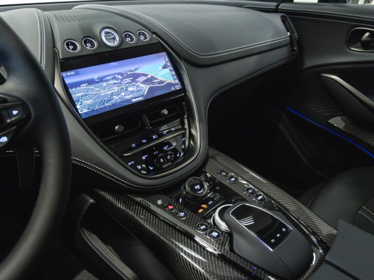 Aston Martin DBX DBX707