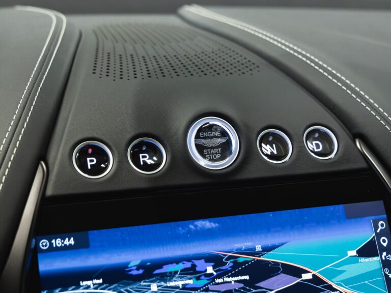 Aston Martin DBX DBX707