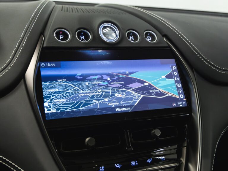 Aston Martin DBX DBX707