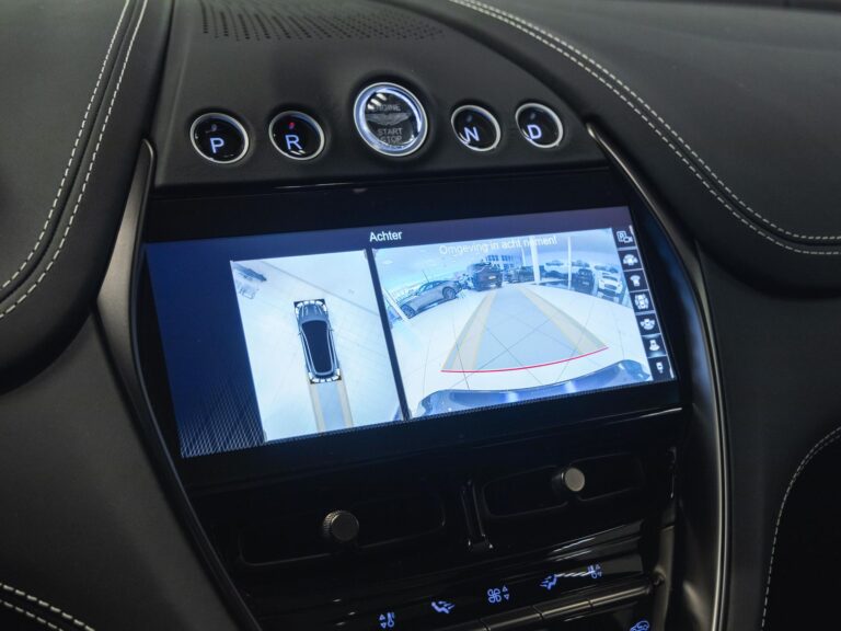 Aston Martin DBX DBX707