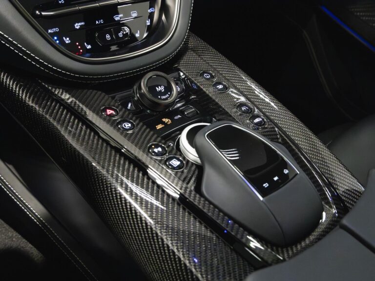 Aston Martin DBX DBX707