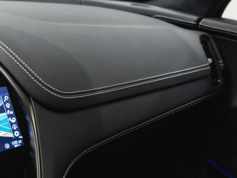 Aston Martin DBX DBX707