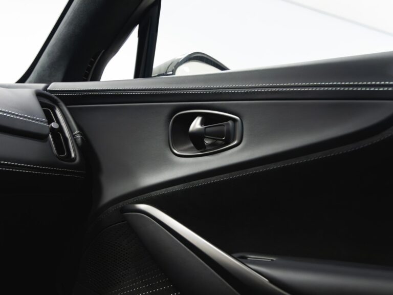 Aston Martin DBX DBX707