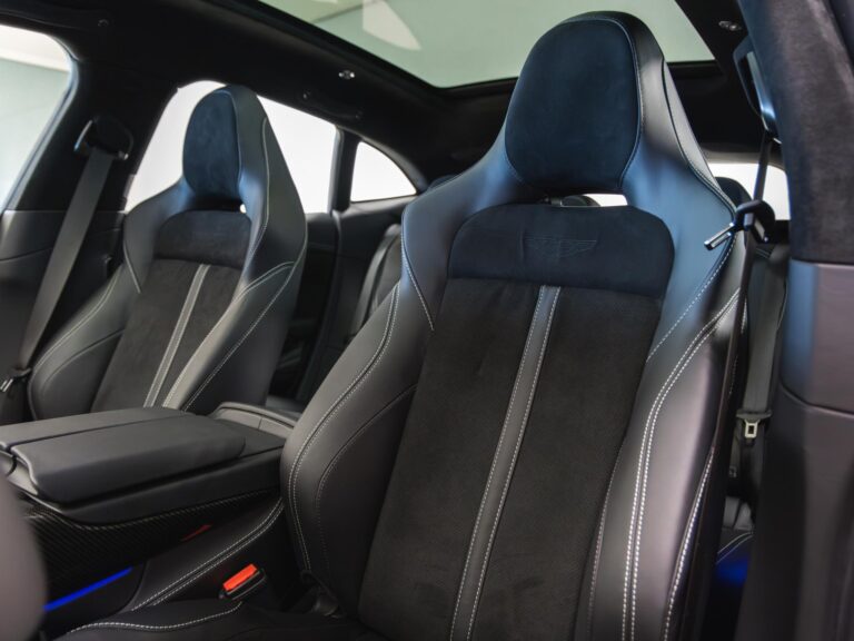 Aston Martin DBX DBX707