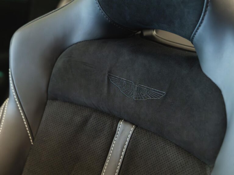 Aston Martin DBX DBX707