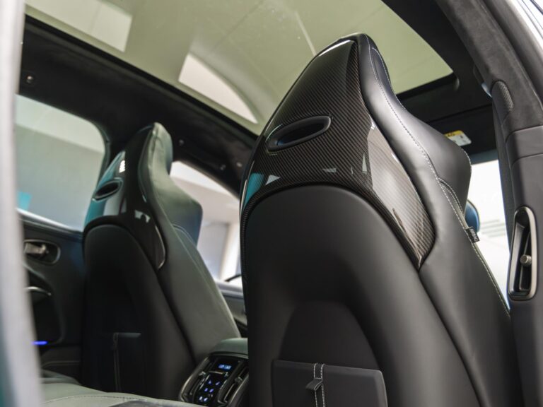 Aston Martin DBX DBX707