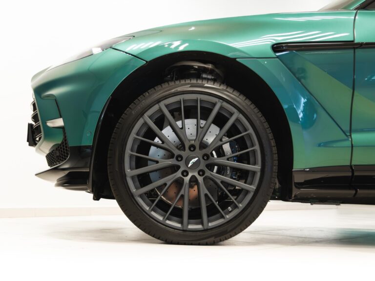 Aston Martin DBX DBX707