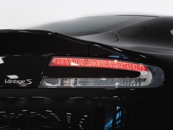 Aston Martin V8 Vantage S 2017