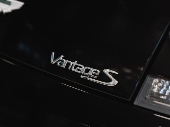 Aston Martin V8 Vantage S 2017