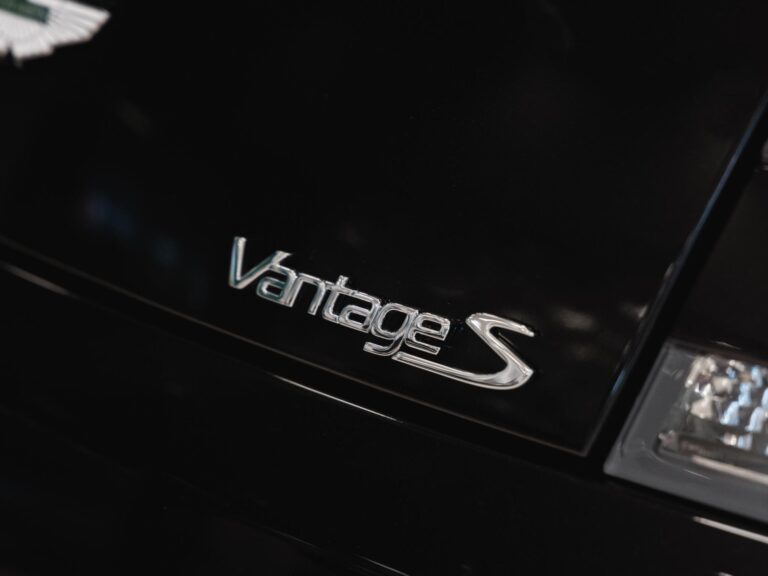 Aston Martin V8 Vantage S 2017