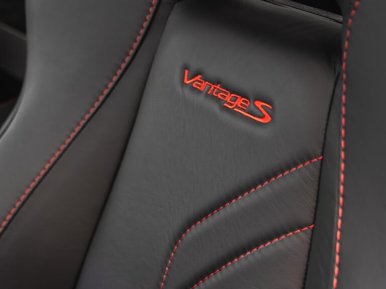 Aston Martin V8 Vantage S 2017
