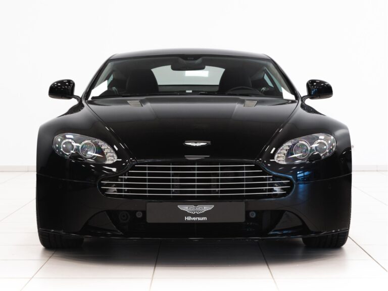 Aston Martin V8 Vantage S 2017