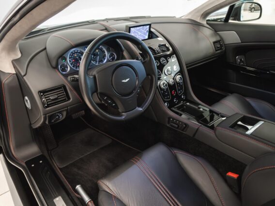 Aston Martin V8 Vantage S 2017