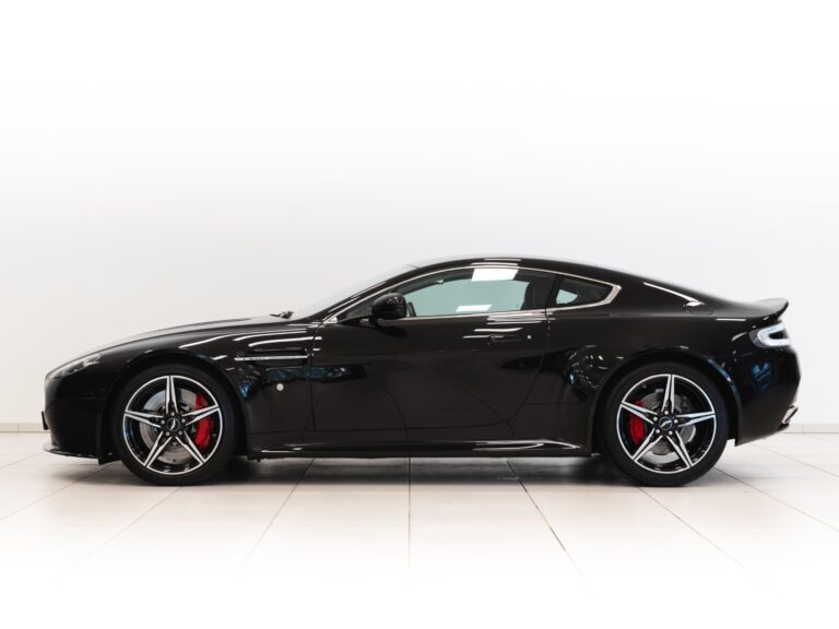 Aston Martin V8 Vantage S 2017