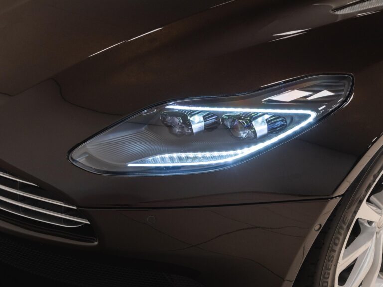 Aston Martin DB11 Volante