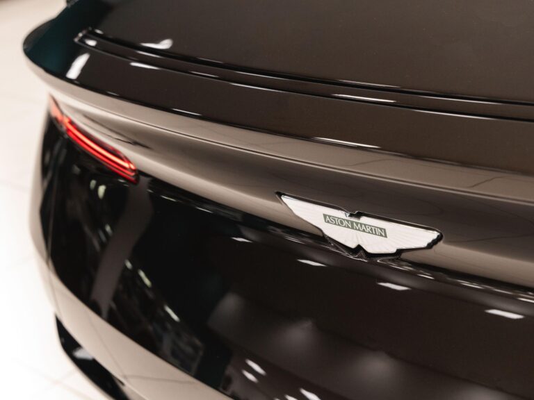 Aston Martin DB11 Volante