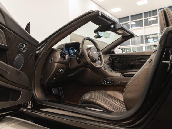 Aston Martin DB11 Volante
