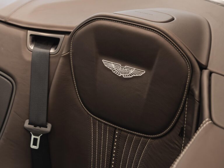 Aston Martin DB11 Volante