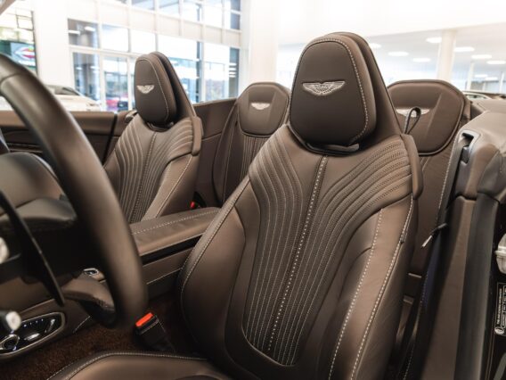 Aston Martin DB11 Volante