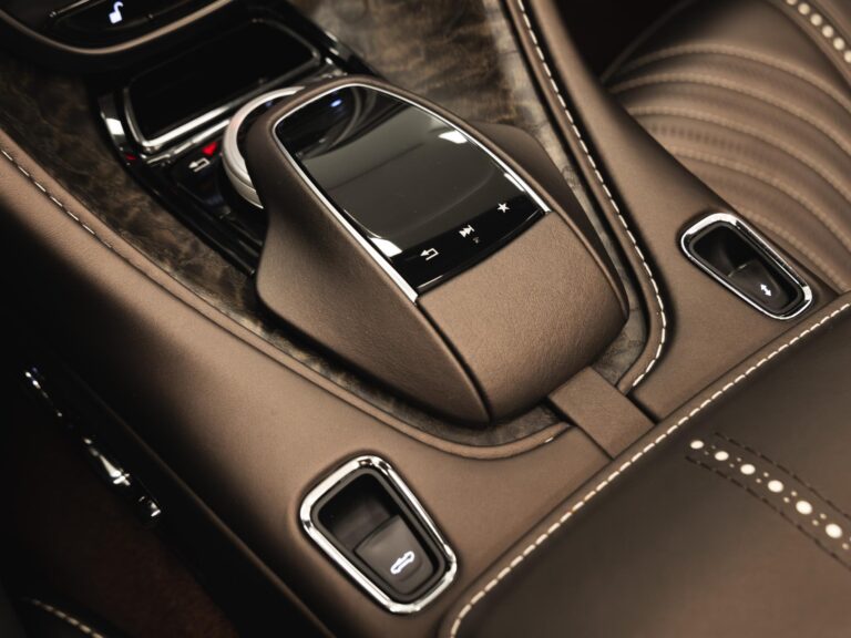 Aston Martin DB11 Volante