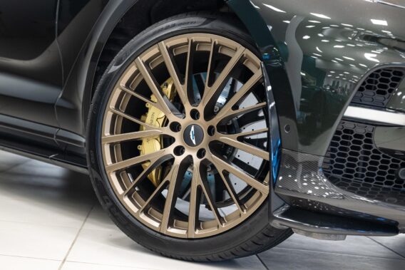 Aston Martin DBX 707