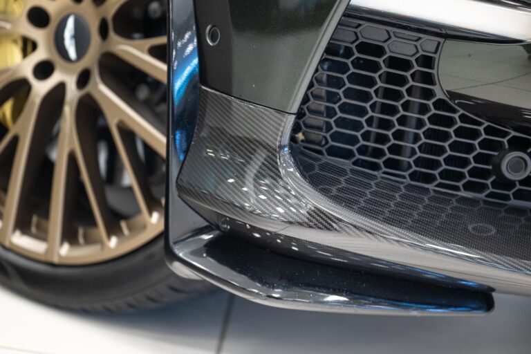 Aston Martin DBX 707