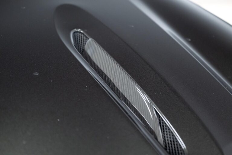 Aston Martin DBX 707