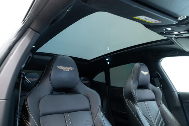 Aston Martin DBX 707