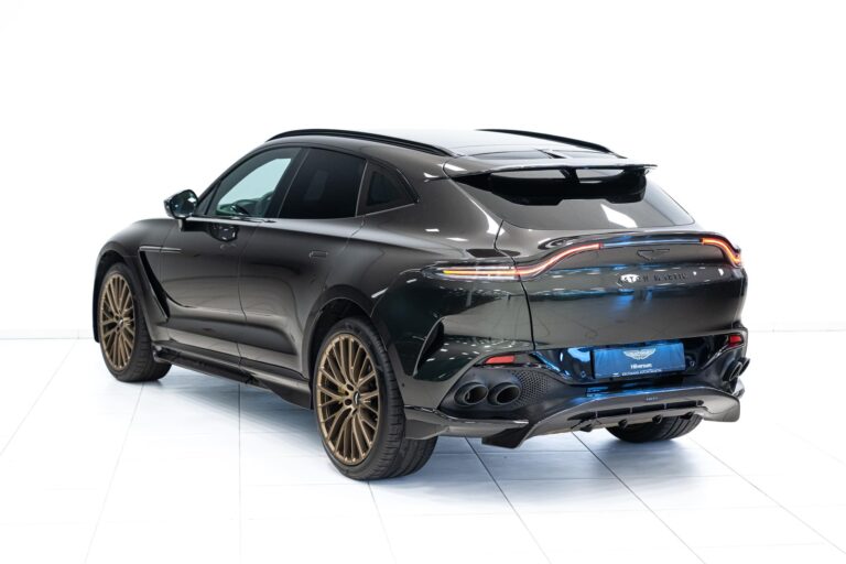 Aston Martin DBX 707
