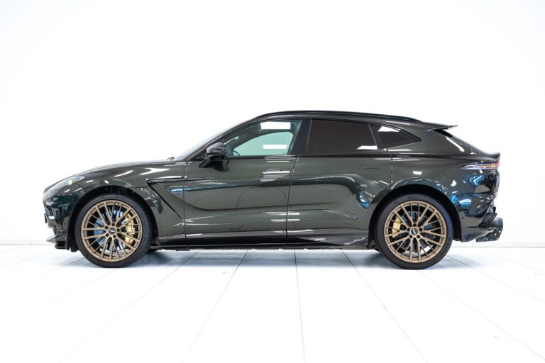Aston Martin DBX 707