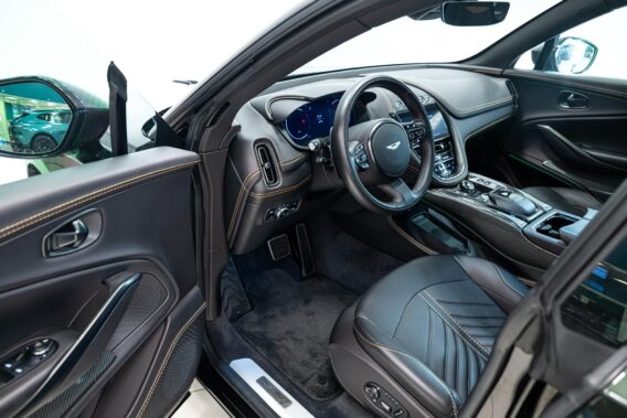 Aston Martin DBX 707