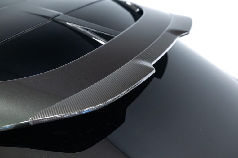 Aston Martin DBX 707